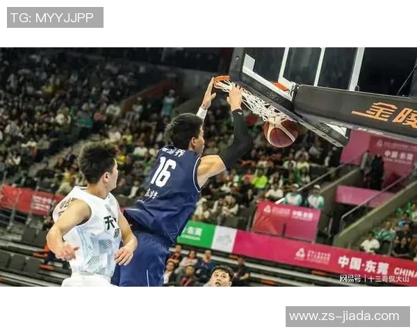 福建男篮与天津男篮激战正酣谁能在赛场上笑到最后