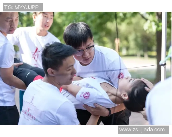 广州攀岩队中路突破战术解析与实战应用探讨MBA 广州攀岩队中路突破战术解析与实战应用探讨MBA