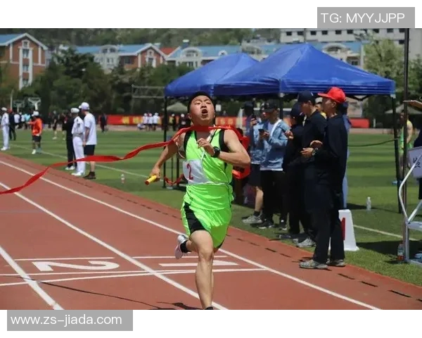 杨敏回顾篮球生涯的点滴与感悟：从青涩到成熟的成长之路